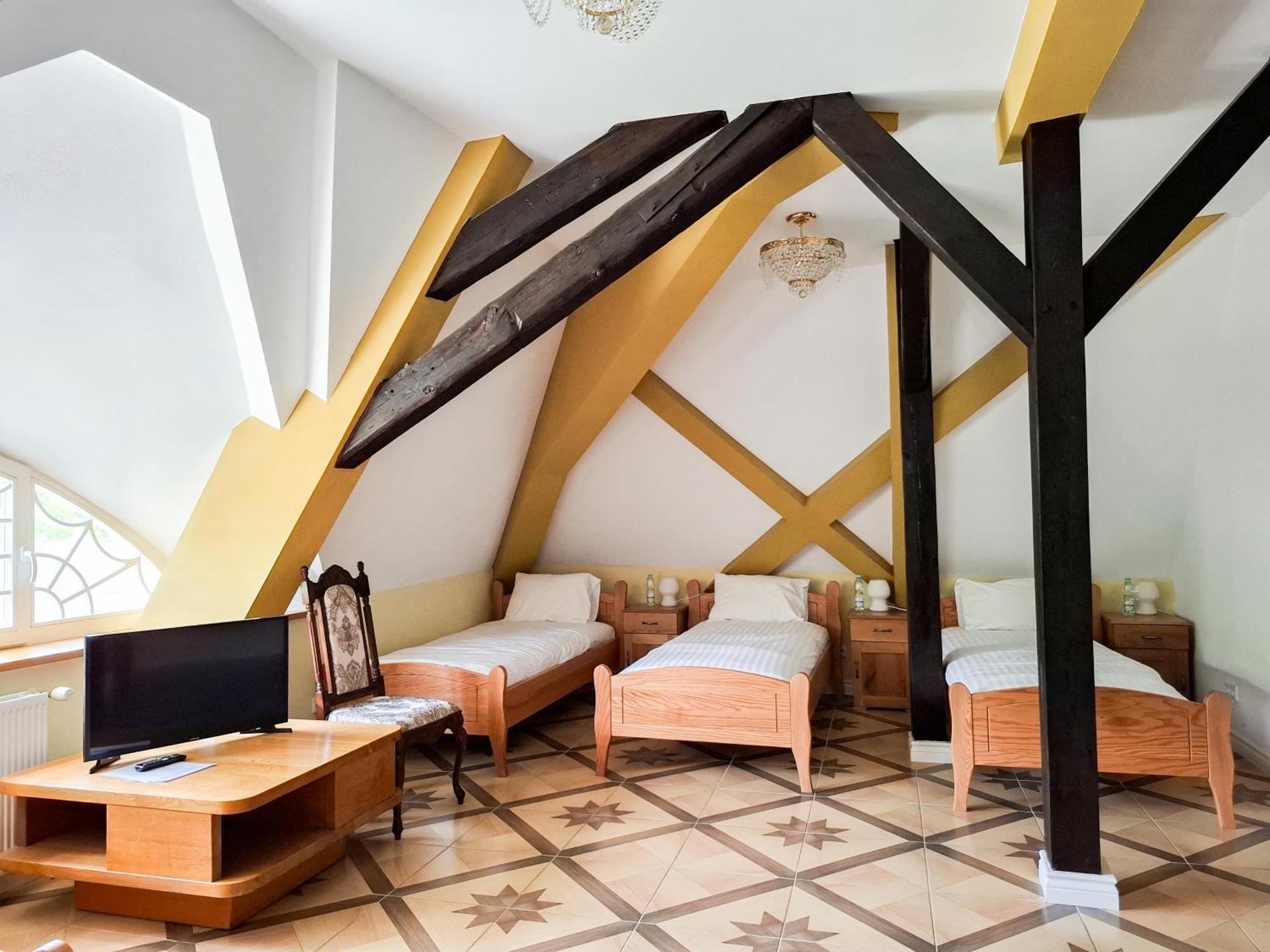 Palac Bogaczow - Noclegi - Restauracja - Przyjecia Экстерьер фото